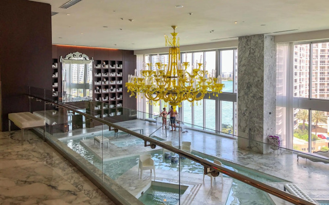 Icon Brickell Downtown W Miami Suites