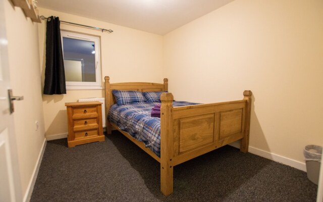 Fresh 4-bed Apartment