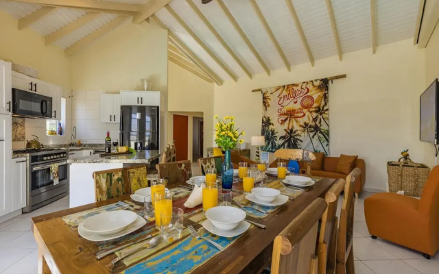 Spacious 7BR 6BA Villa 2 Pools Walktobeach