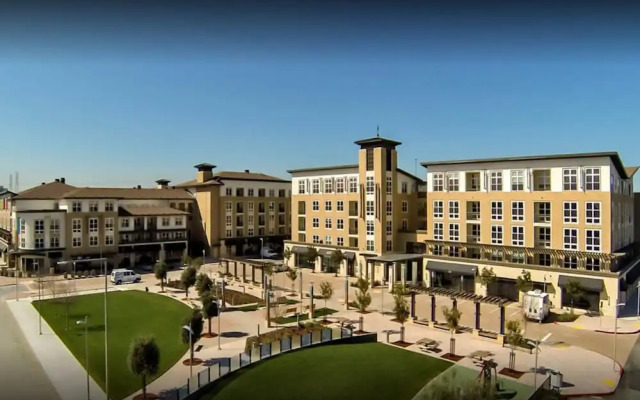 Global Luxury Suites Foster City