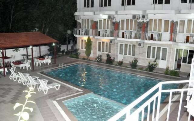 Dolphin Yunus Hotel