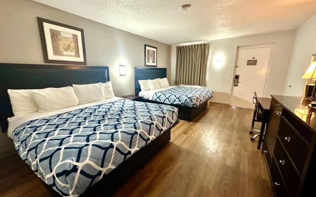 Red Carpet Inn Norwalk