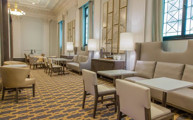 Hilton New Orleans/St. Charles Avenue