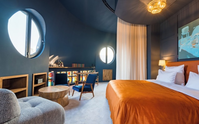 Zorba&Bond Boutique Hotel