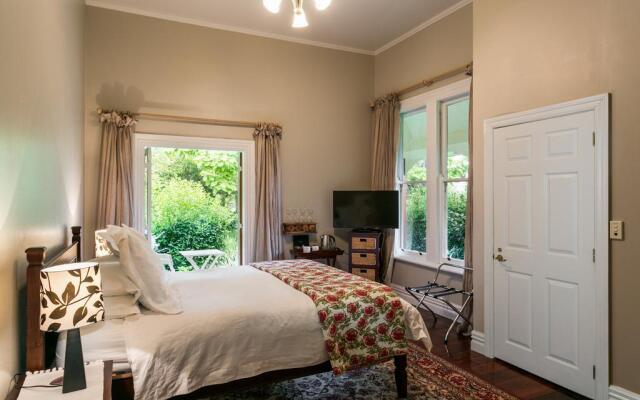 Hawthorne Country House
