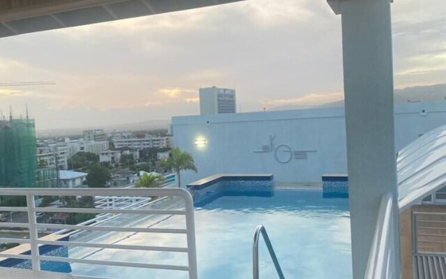 Kensington with pool