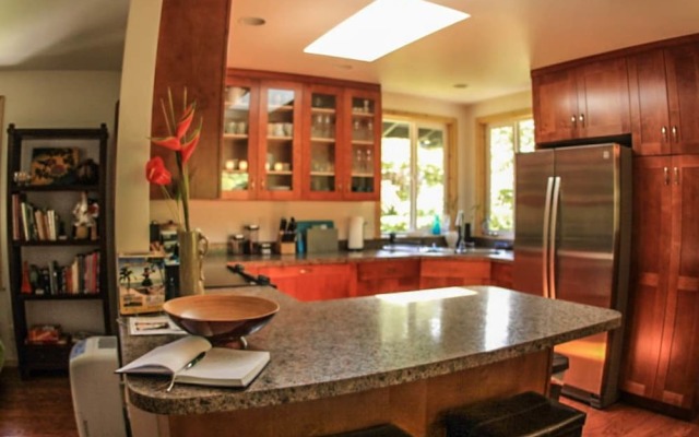 Hale OnaOna by Hawaii Volcano Vacations