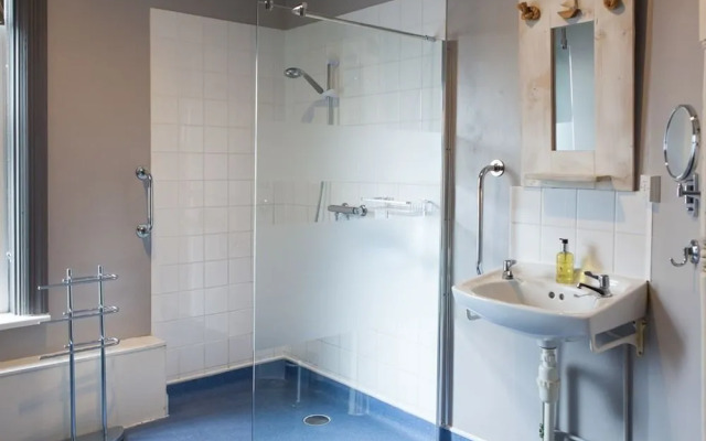 Oaklands Guest House
