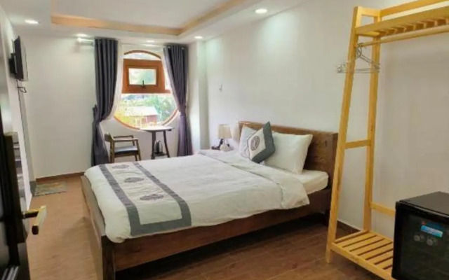 Da Lat Cam Ly Hotel