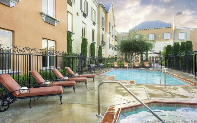 Ayres Hotel Seal Beach - Cypress