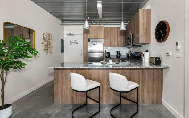 Stunning Midtown Suites by Sonder