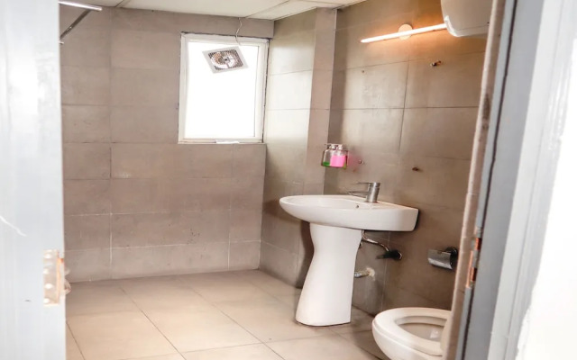 Hotel Noida Grand 121
