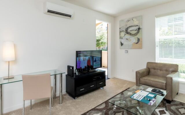 Global Luxury Suites in Silicon Valley