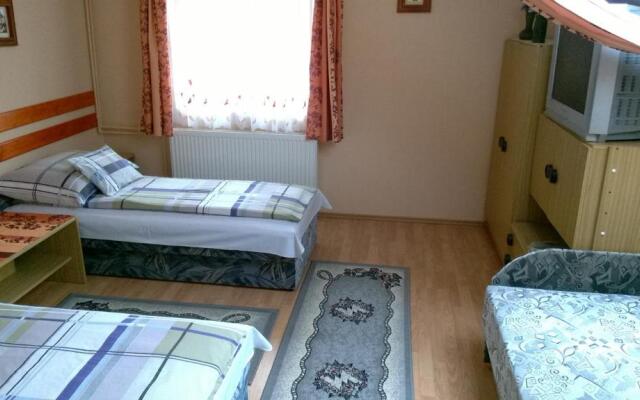 4Fenyő Magánszállás Nagyatád