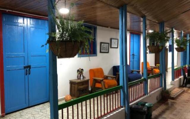 Hostal Maderos