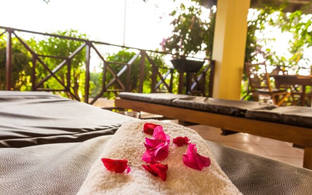 AJP Holidays - Porto Antigo 2 Beachfront Apartment