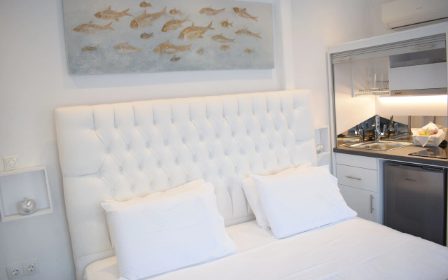 Ariana Suites - Adults Only