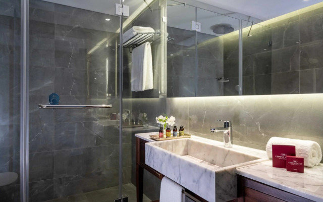 Crowne Plaza Tel Aviv Beach by IHG