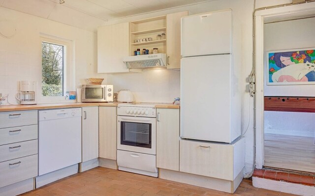8 Person Holiday Home in Rø Gudhjem