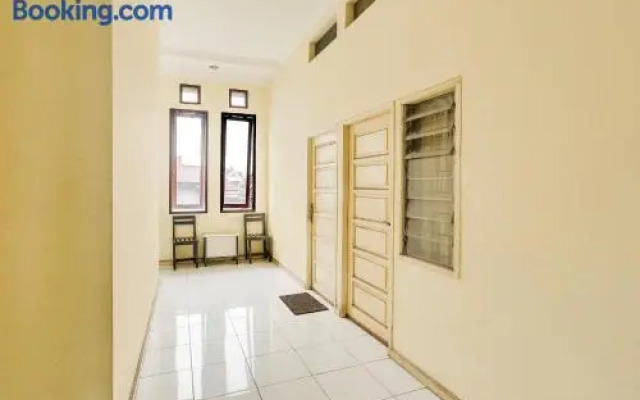 SPOT ON 91770 441 Pemuda Homestay