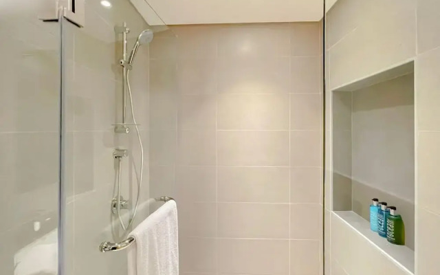 Luxury Skyscraper in the Heart of DT