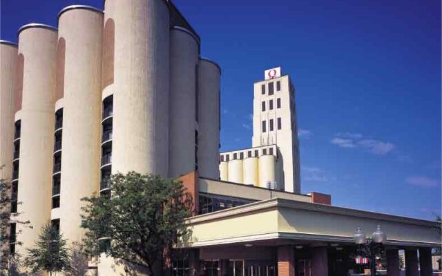 The Quaker Square Inn at The University of Akron