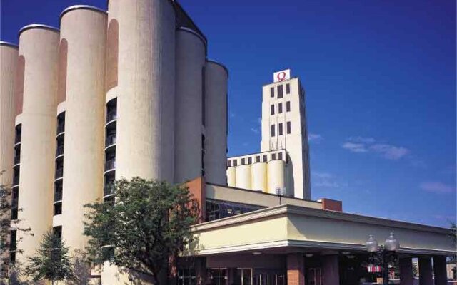 The Quaker Square Inn at the University of Akron