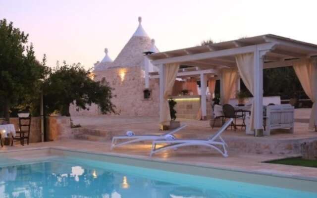 Trullo Mil With Private Pool by Apuliarentals