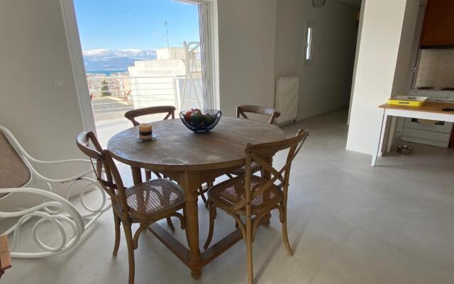 Ideal location, 360 sea view, 2 beds, modern apartment