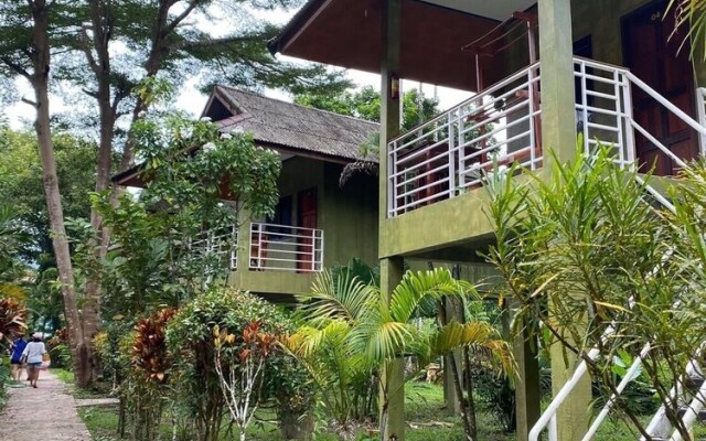Khao Sok Jungle Huts