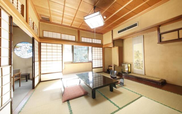 Shimobe Hotel