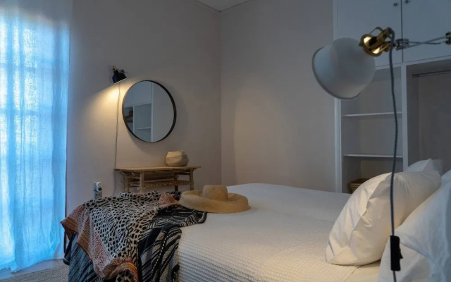 Luxury Seaview Apartment, 1min Walk From Beach!