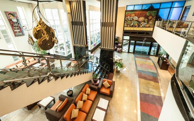 Pinnacle Lumpinee Park Hotel