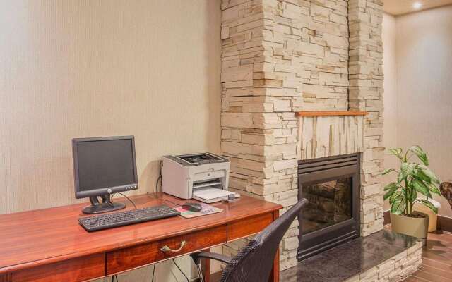 Comfort Inn & Suites University