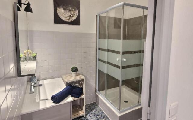 Studio vue sur le clocher, au calme Moustiers #3