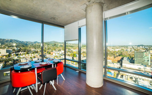 Hollywood Panorama Suites