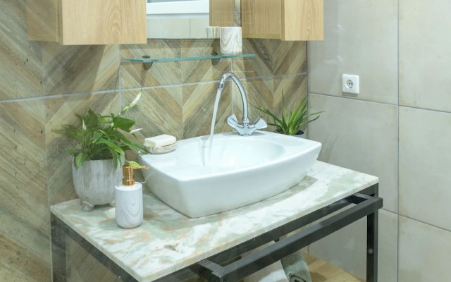 Krousonas Mountain View Suite