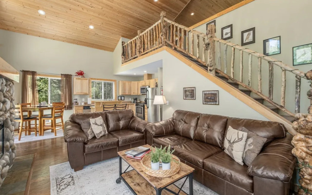 Nature Acres 1 Bedroom Home by NW Comfy Cabins