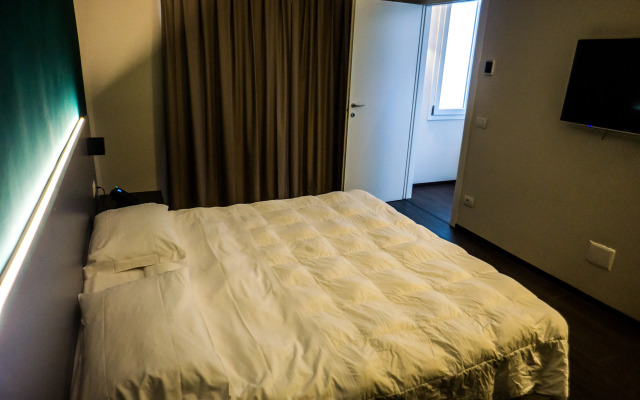 Venice Terminal Apartments & Suites