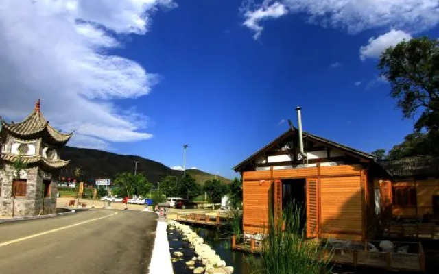 Putuoquan Hot Spring Resort