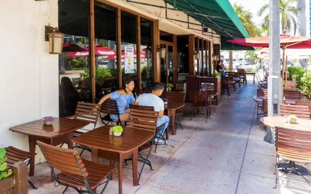 Norman's Hotel and Dining