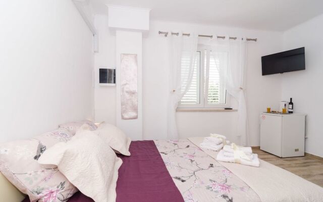 Apartment & Room Lady O