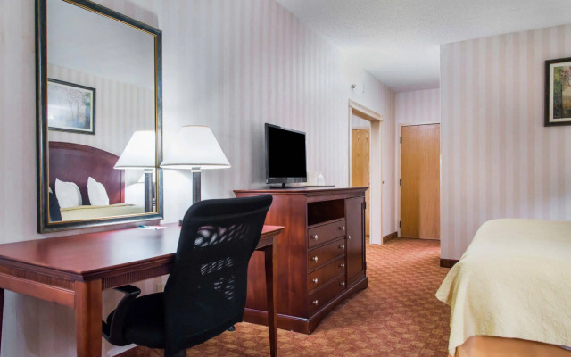 Quality Inn & Suites Miamisburg - Dayton South