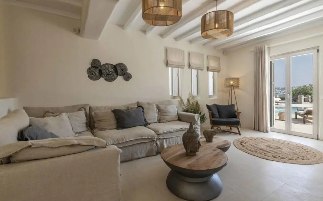 Villa Veneta at Ornos Sea View