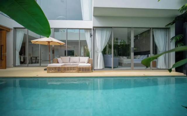 Zenithy 3BR Villa with Pool by NLA