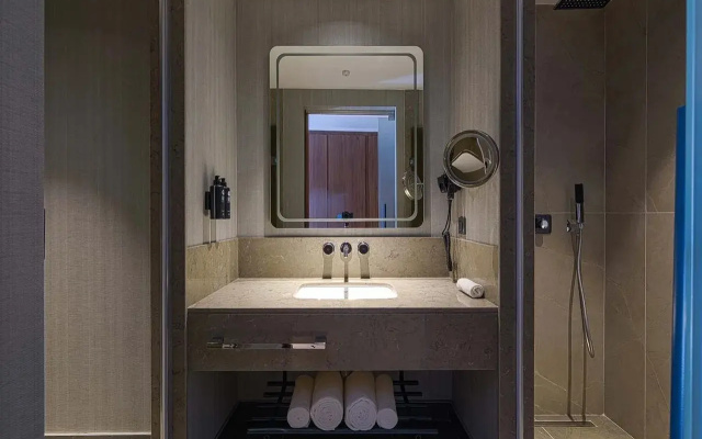 Azura World Hotel