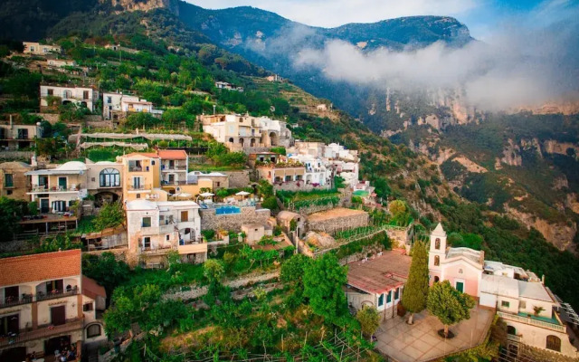 Peaceful Escape Above Amalfi Coast