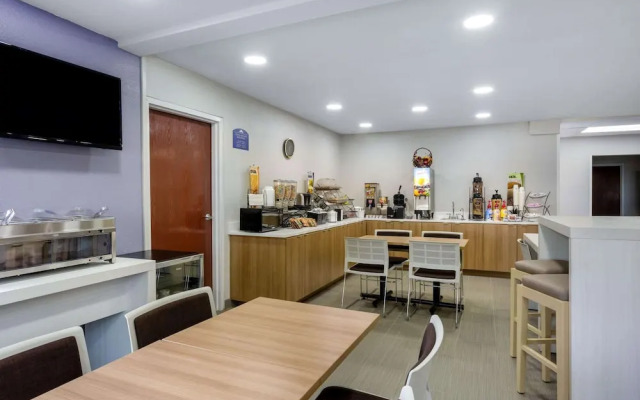 Microtel Inn And Suites Burlington
