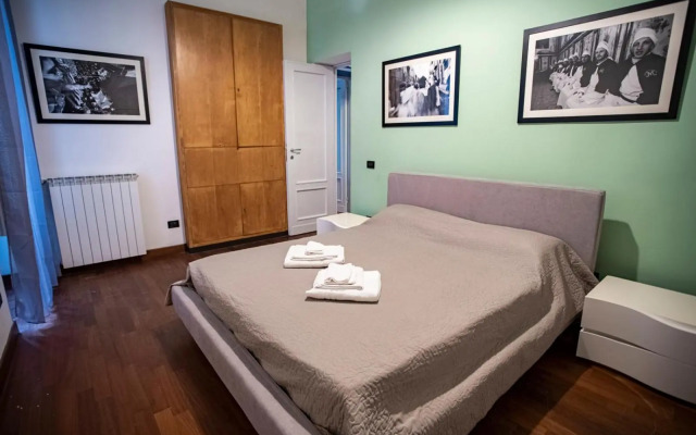 Travellers Photo Home