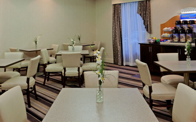 Holiday Inn Express Hotel & Suites Dover by IHG